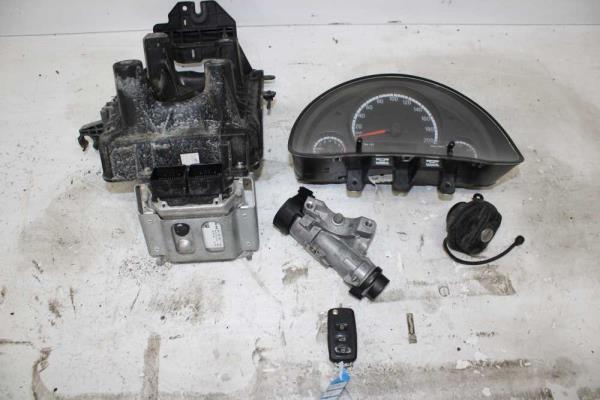 BOITIER COMPLET VW UP / SEAT MII/ SKODA CITIGO 1.0 ESSENCE - Vue 1